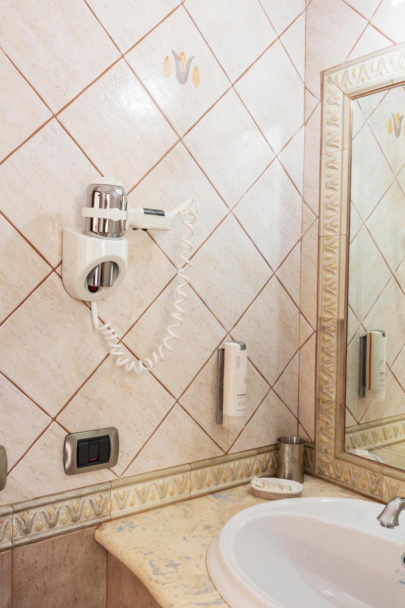 Hotel Sa Suergia Виласимиус Екстериор снимка